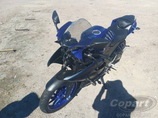 2025 YAMAHA YZF R15 