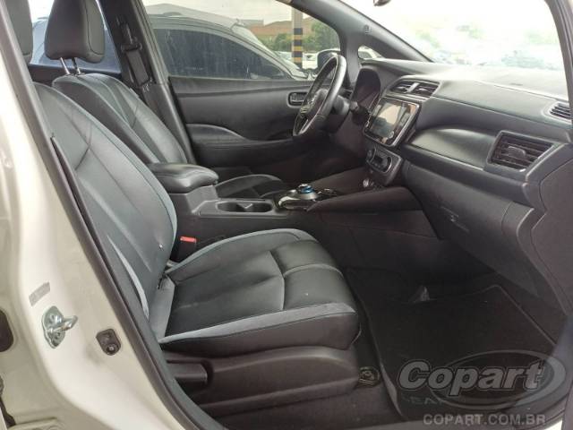 2022 NISSAN LEAF 