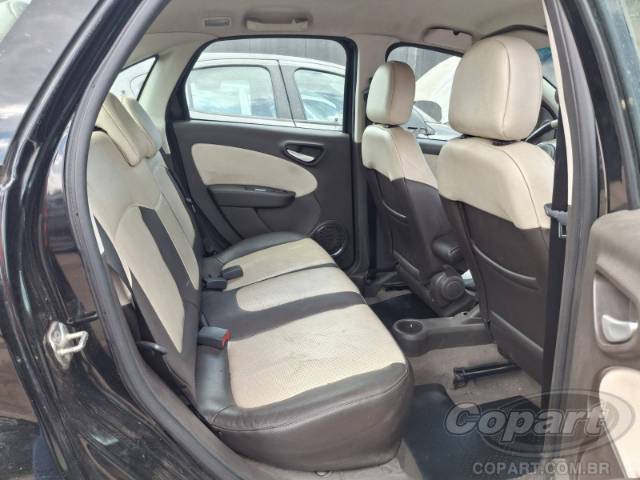 2015 FIAT GRAND SIENA 