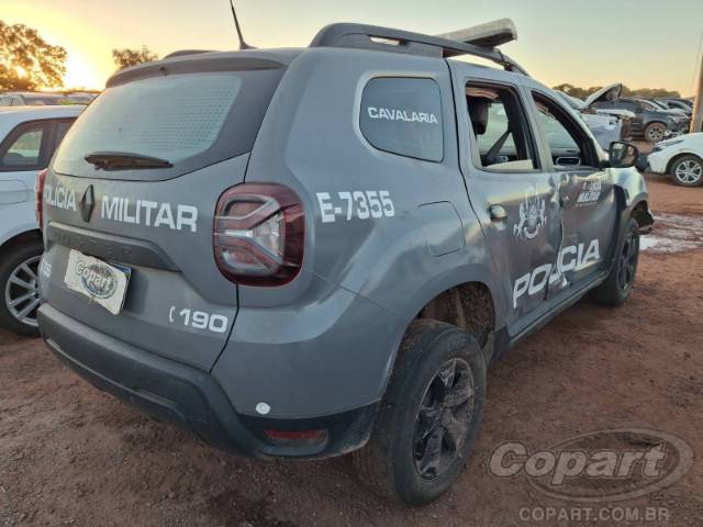 2025 RENAULT DUSTER 