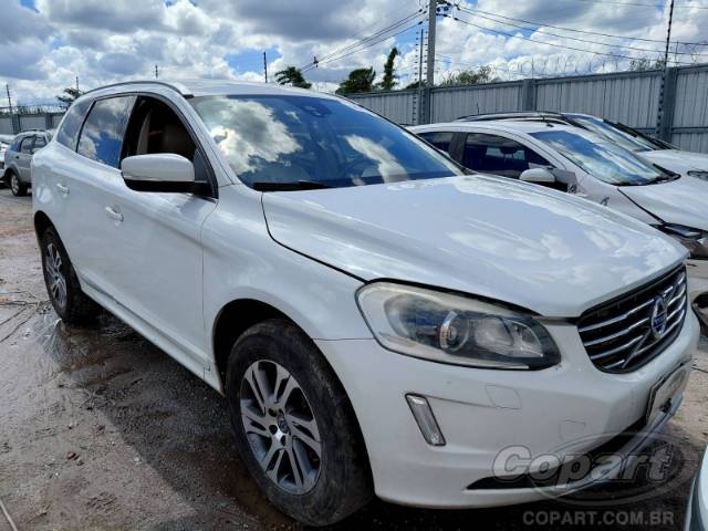 2015 VOLVO XC60 