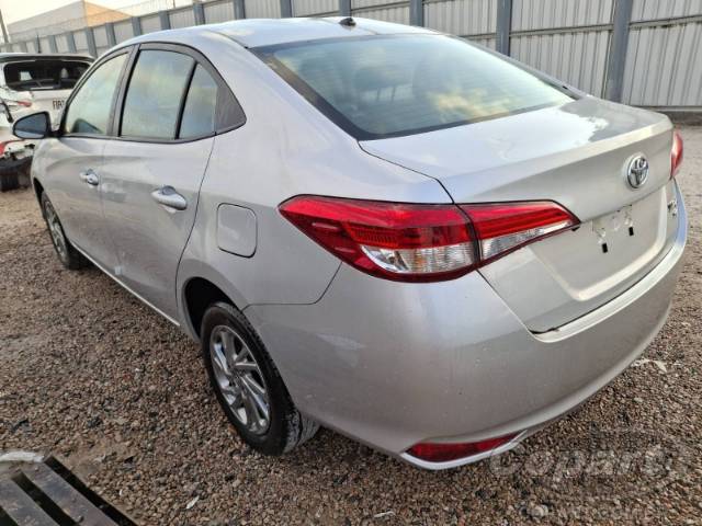 2025 TOYOTA YARIS SEDA 