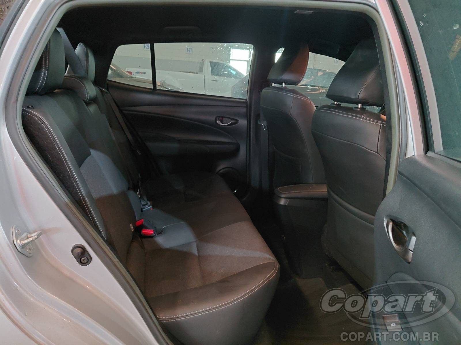 Foto 6 de 10: 2023 TOYOTA YARIS