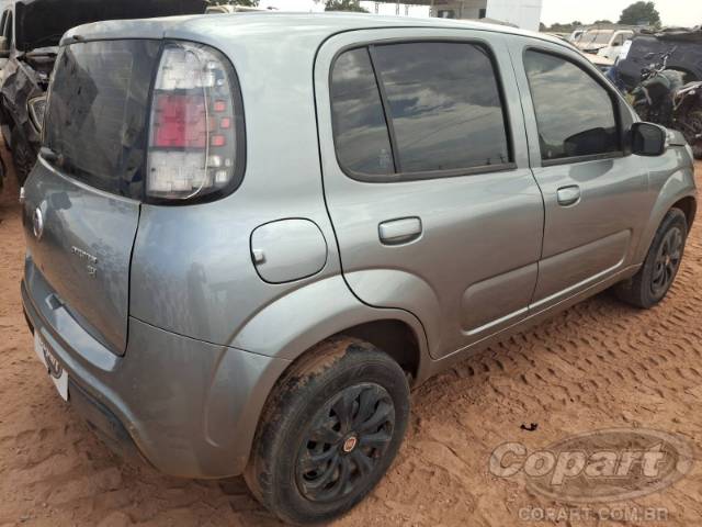 2015 FIAT UNO 