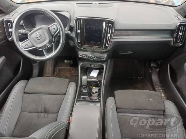 2023 VOLVO C40 