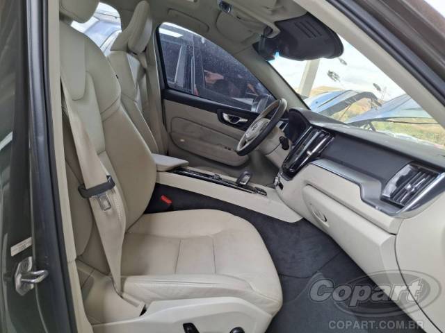 2021 VOLVO XC60 