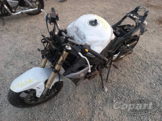 2016 SUZUKI GSR 750 