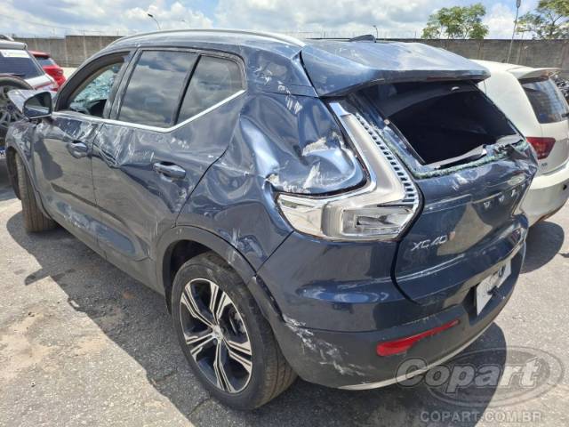 2021 VOLVO XC40 