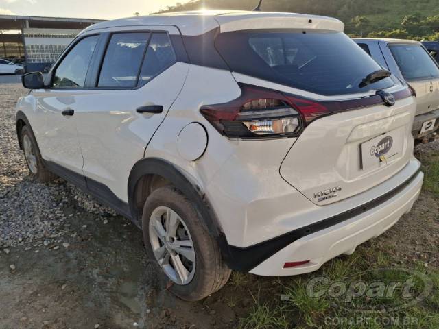 2025 NISSAN Kicks Play 