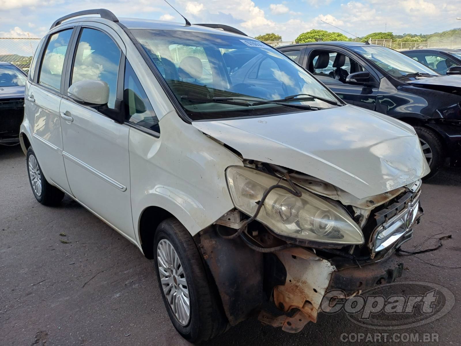 Veículo Fiat Idea Fiat Idea Attractive 1.4 Fire 2015 Colisão Média Monta 2015 em leilão