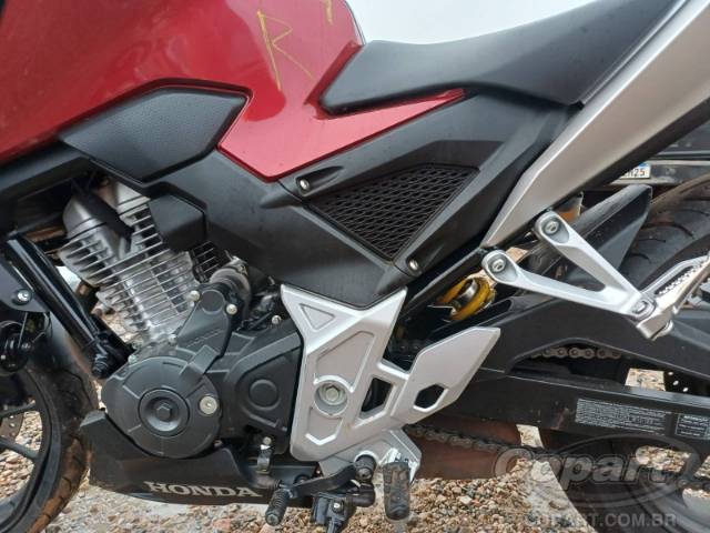 2026 HONDA CB 300F 