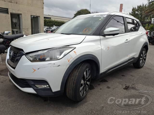 2017 NISSAN KICKS 