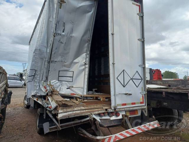 2011 FORD CARGO 815E 