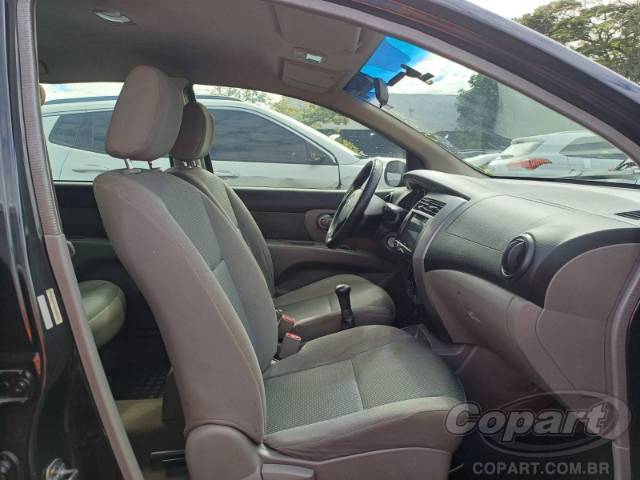 2011 NISSAN LIVINA 