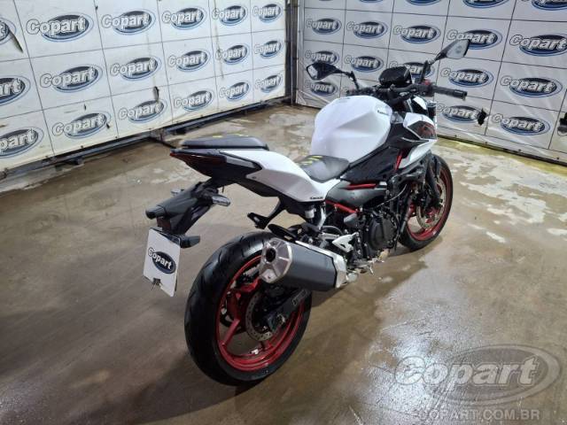 2026 KAWASAKI Z500 
