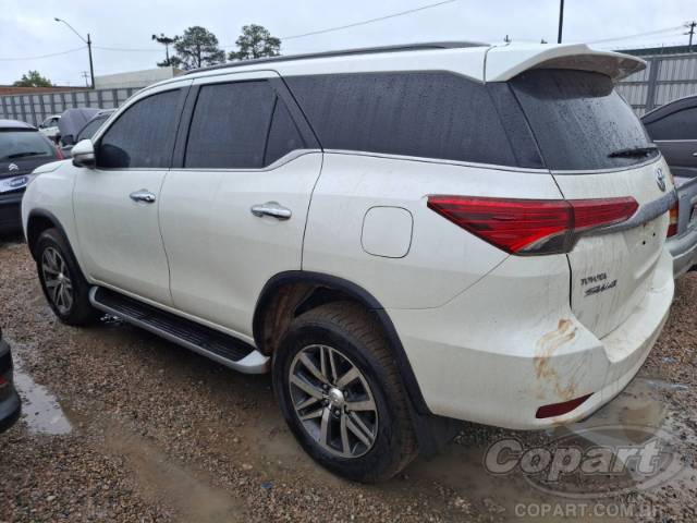 2017 TOYOTA HILUX SW4 