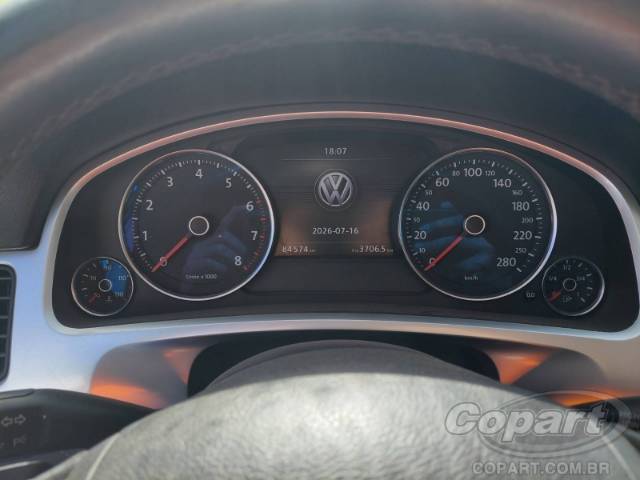 2014 VOLKSWAGEN TOUAREG 
