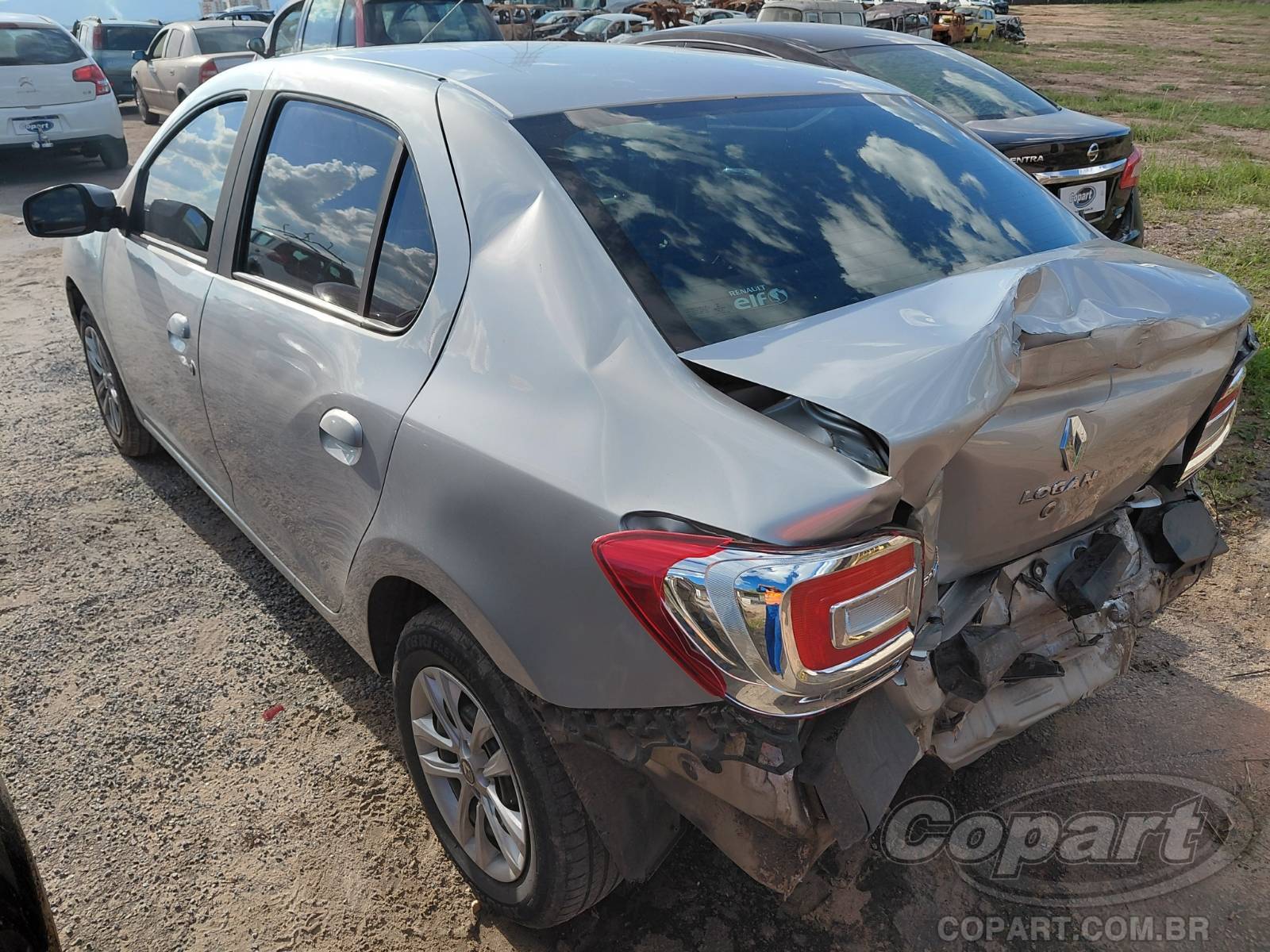 2016 RENAULT LOGAN — foto 3 de 11