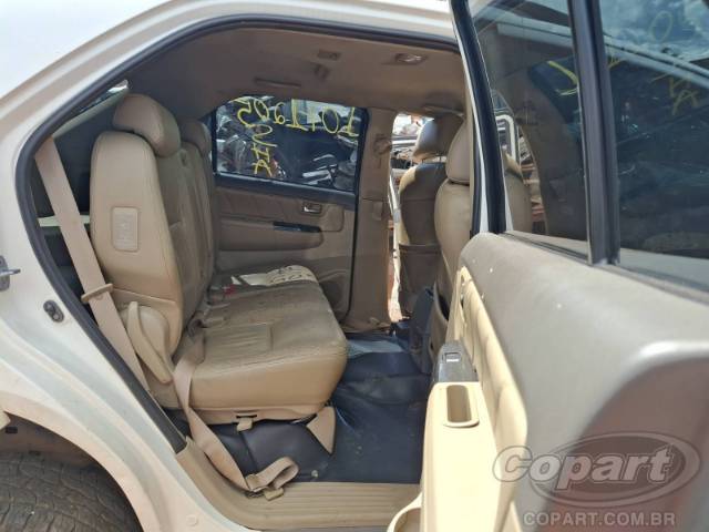 2013 TOYOTA HILUX SW4 