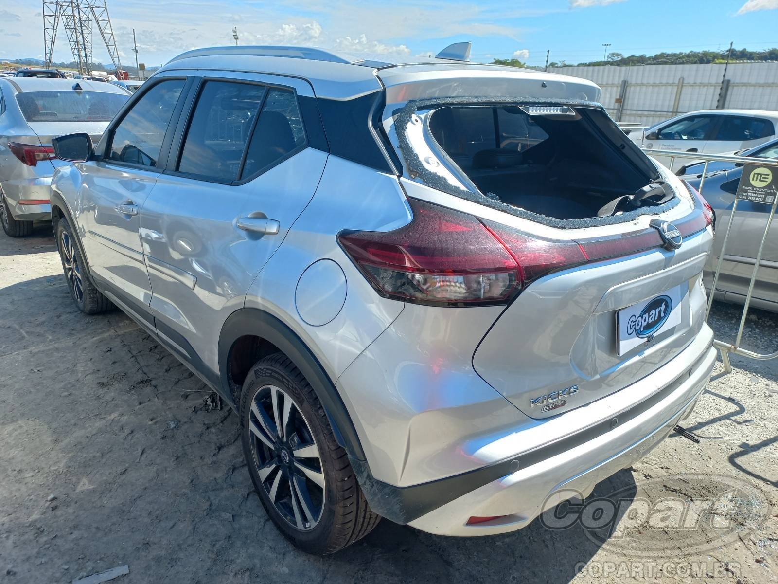 Foto 3: 2023 NISSAN KICKS