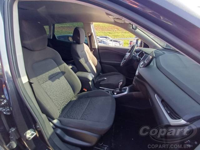 2025 CHEVROLET TRACKER 