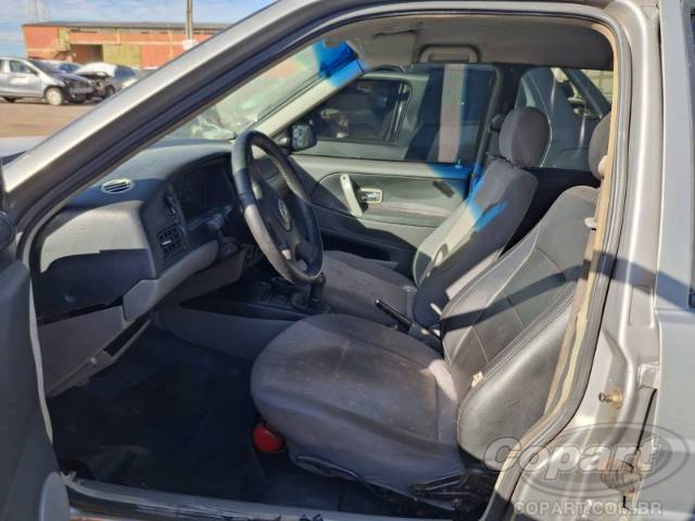 2001 VOLKSWAGEN SANTANA 