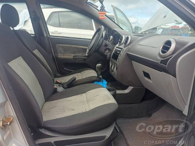 2009 FORD FIESTA 