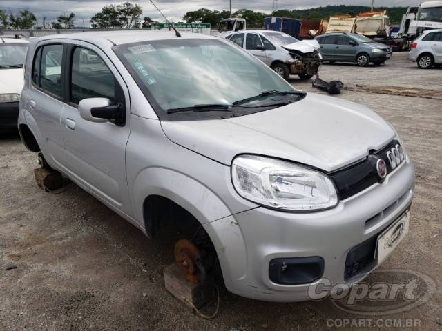 2015 FIAT UNO 