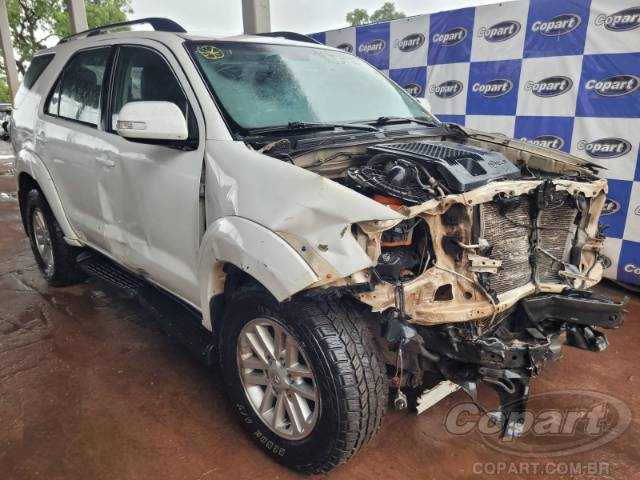 2015 TOYOTA HILUX SW4 