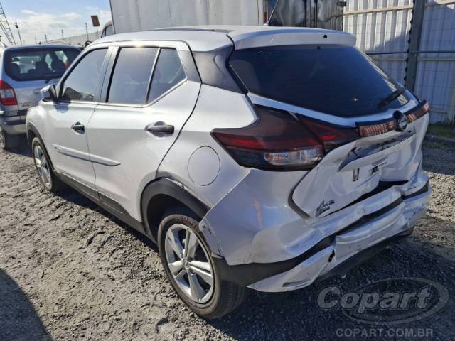 2025 NISSAN Kicks Play 