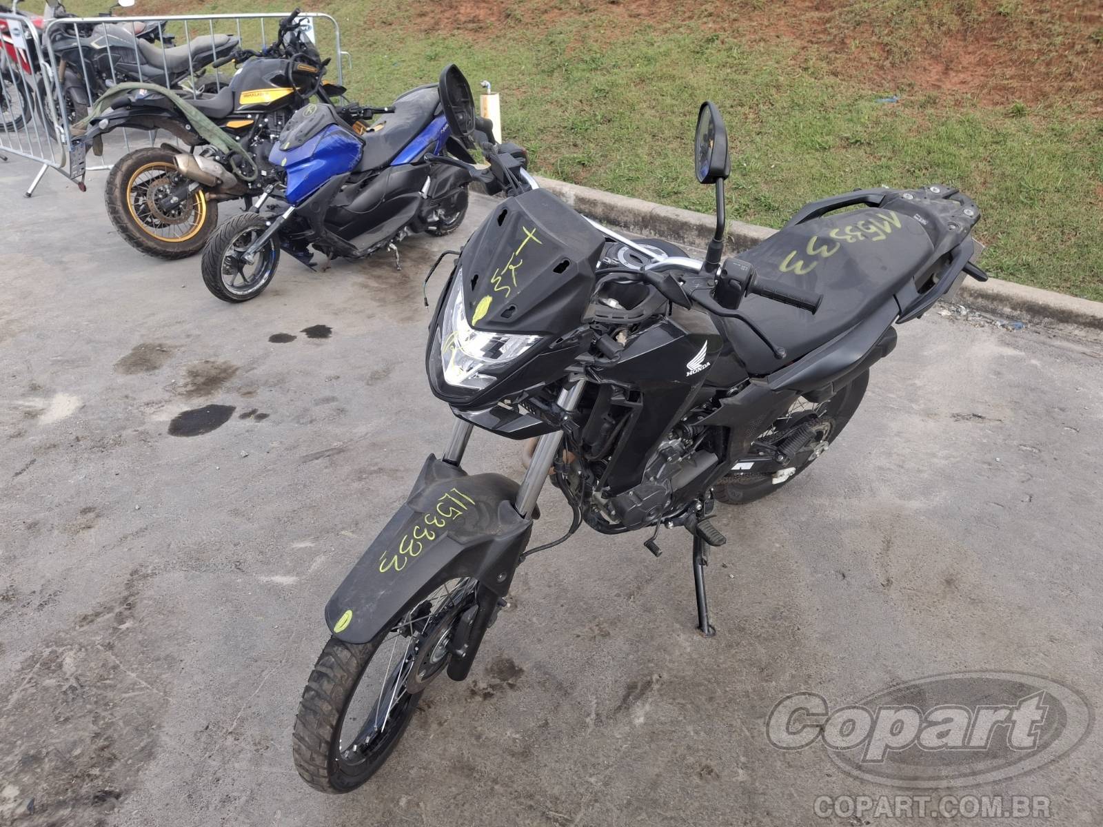 2025 HONDA XRE SAHARA 300 — leilão em Itaquaquecetuba/SP (foto 2)