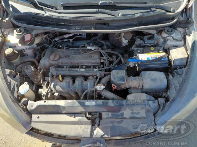 2015 HYUNDAI HB20S 