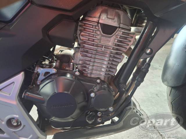 2025 HONDA CB 300F 