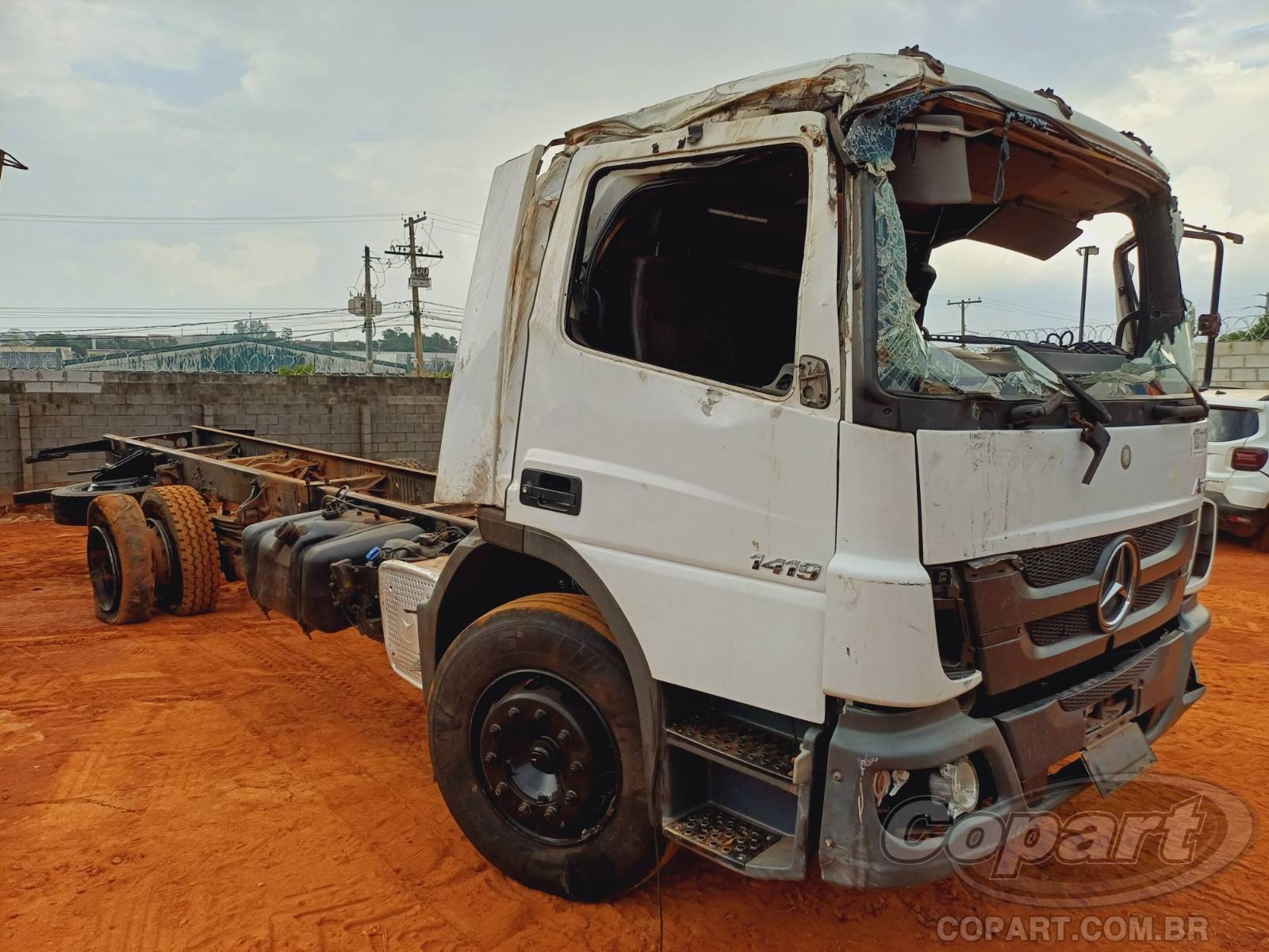 2014 MERCEDES BENZ ATEGO Caminhão