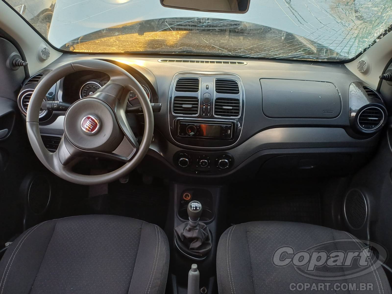 Foto 9 de 10: 2015 FIAT GRAND SIENA