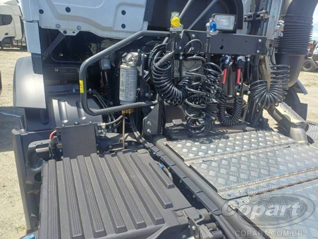 2025 MERCEDES-BENZ Arocs 