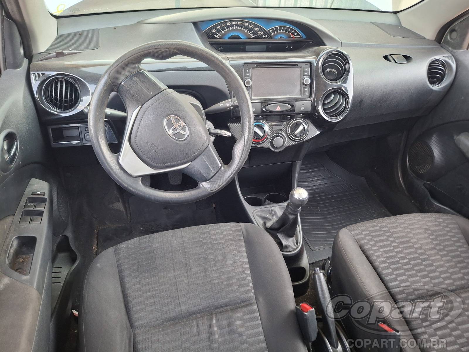 2015 TOYOTA ETIOS — foto 9 de 10