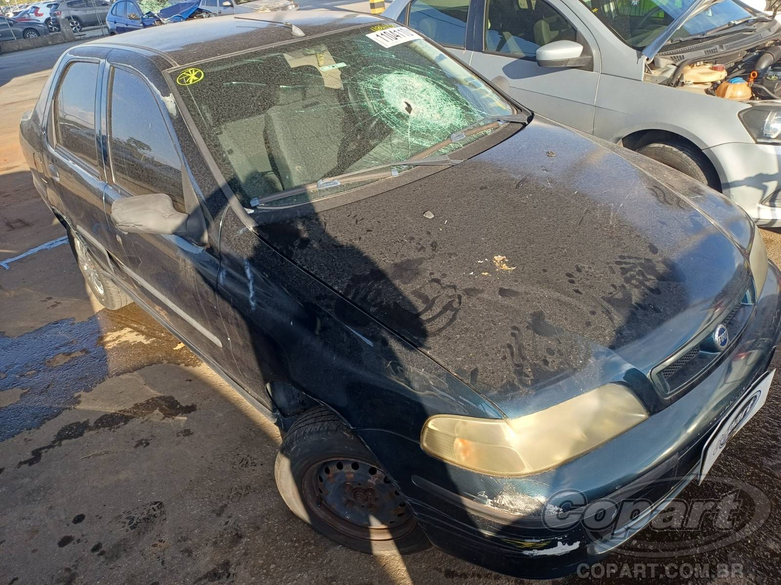 Veículo Fiat Siena FIAT SIENA 2004 Colisão Pequena Monta 2004 em leilão