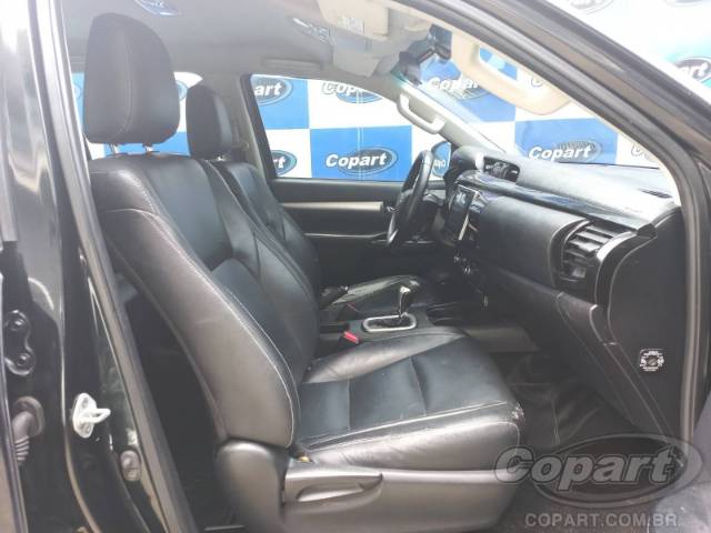 2017 TOYOTA HILUX CD 