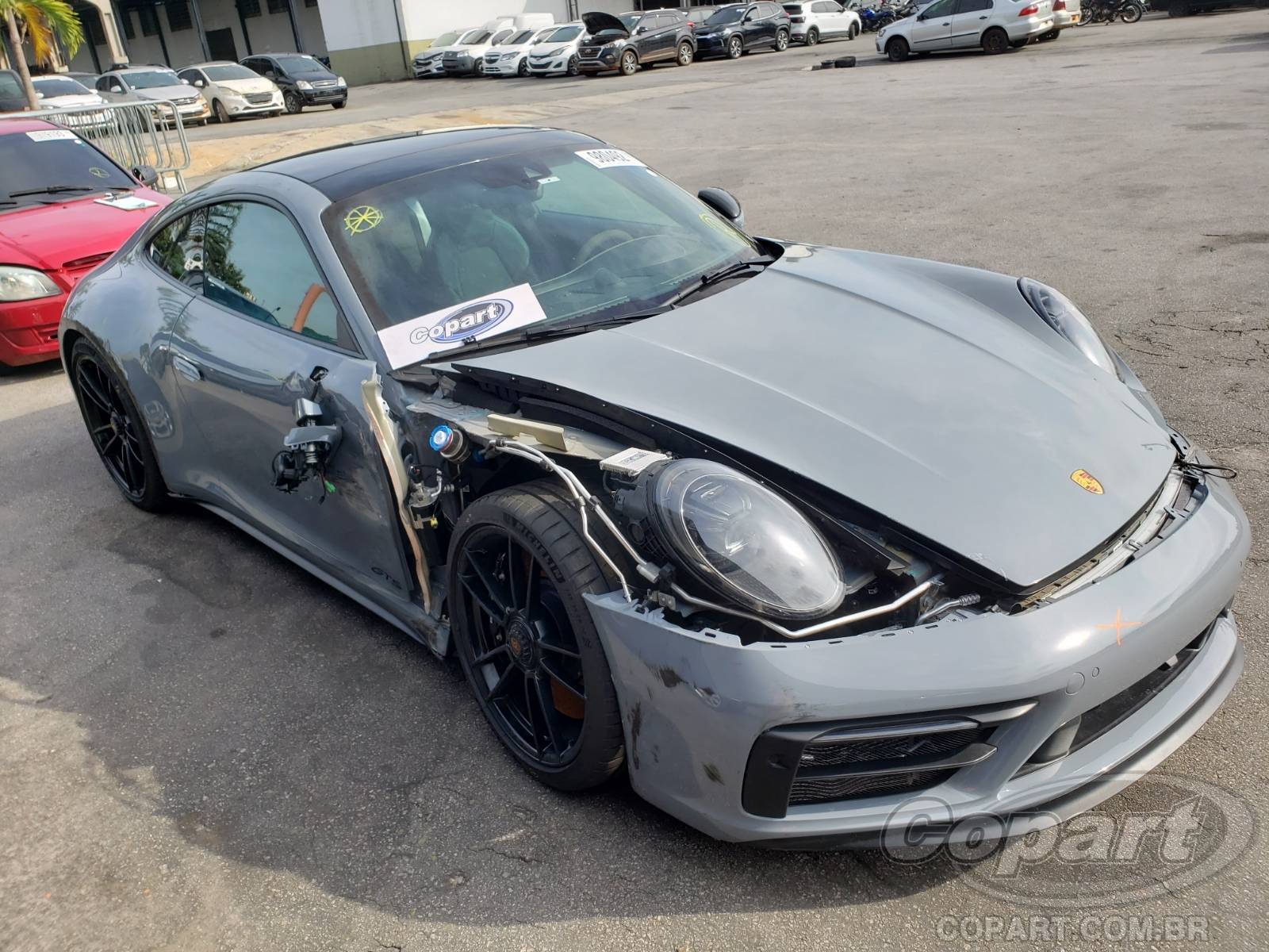 Veículo Porsche 911 Porsche 911 Carrera GTS 3.0 H6 BiTurbo 2023 Colisão Média Monta 2023 em leilão