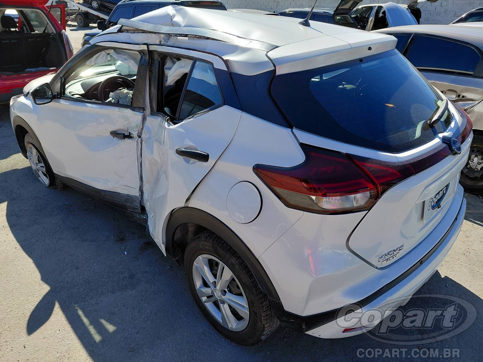 Foto 3: 2025 NISSAN KICKS PLAY