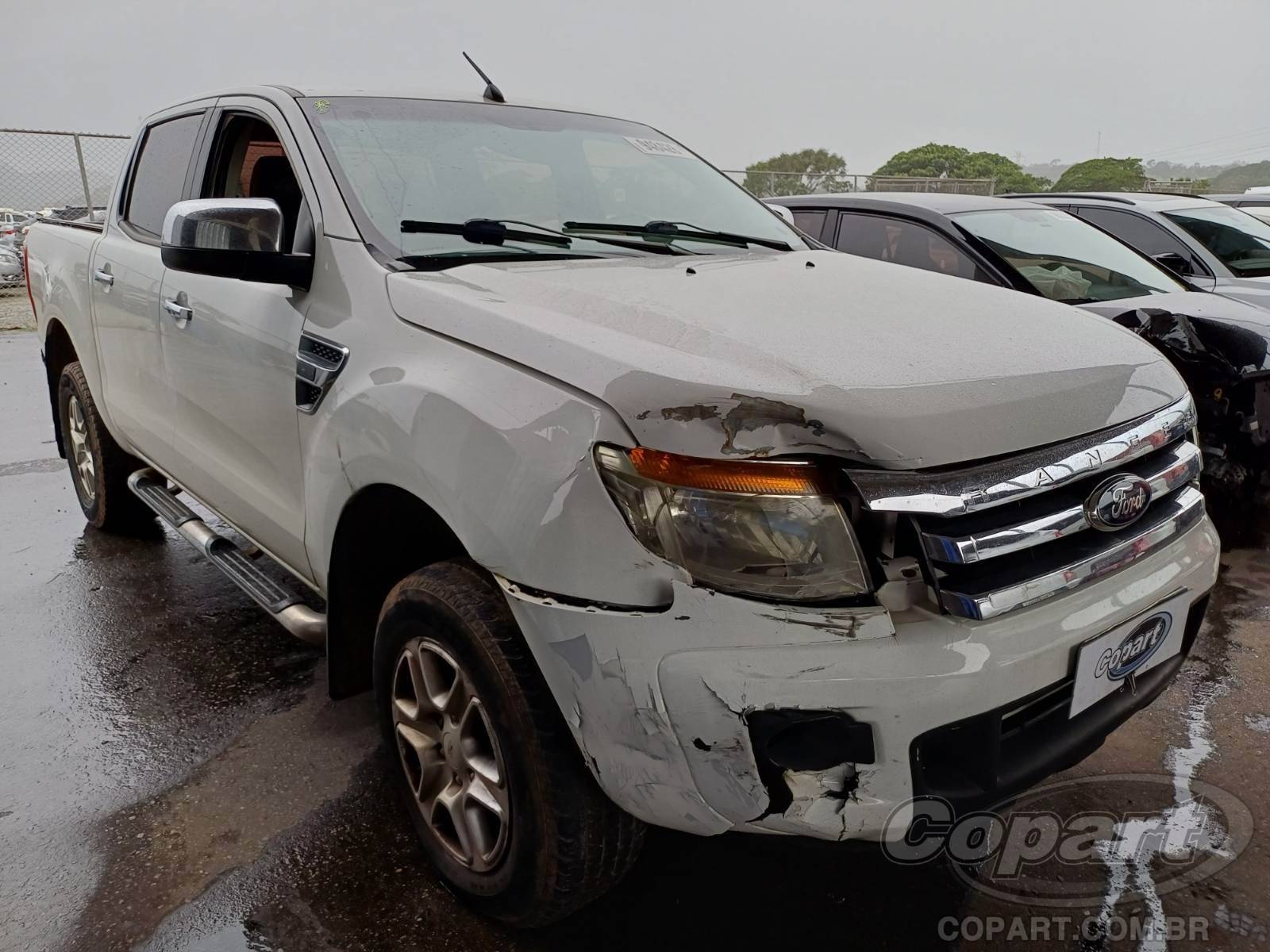 Veículo Ford Ranger Ford Ranger CD XLT 2.5 16V Duratec 2013 Colisão Pequena Monta 2013 em leilão