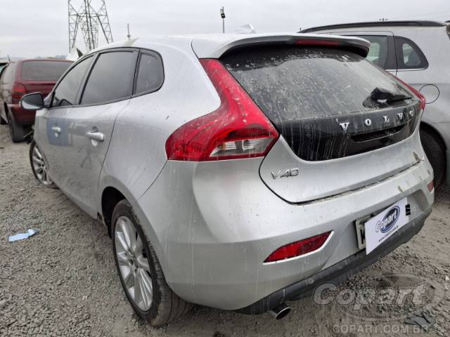 2015 VOLVO V40 