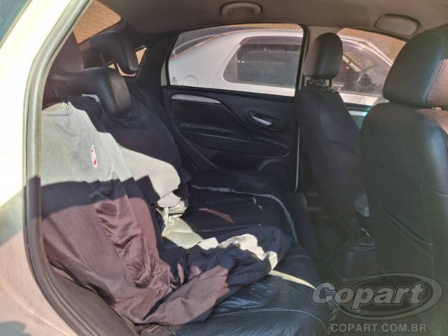 2015 FIAT LINEA 