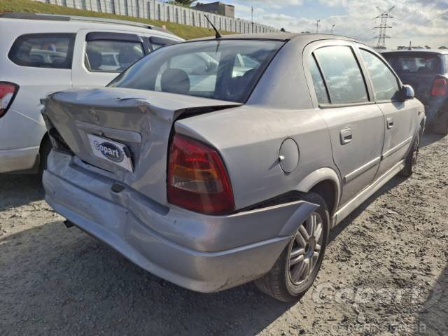 2001 CHEVROLET ASTRA SEDAN 