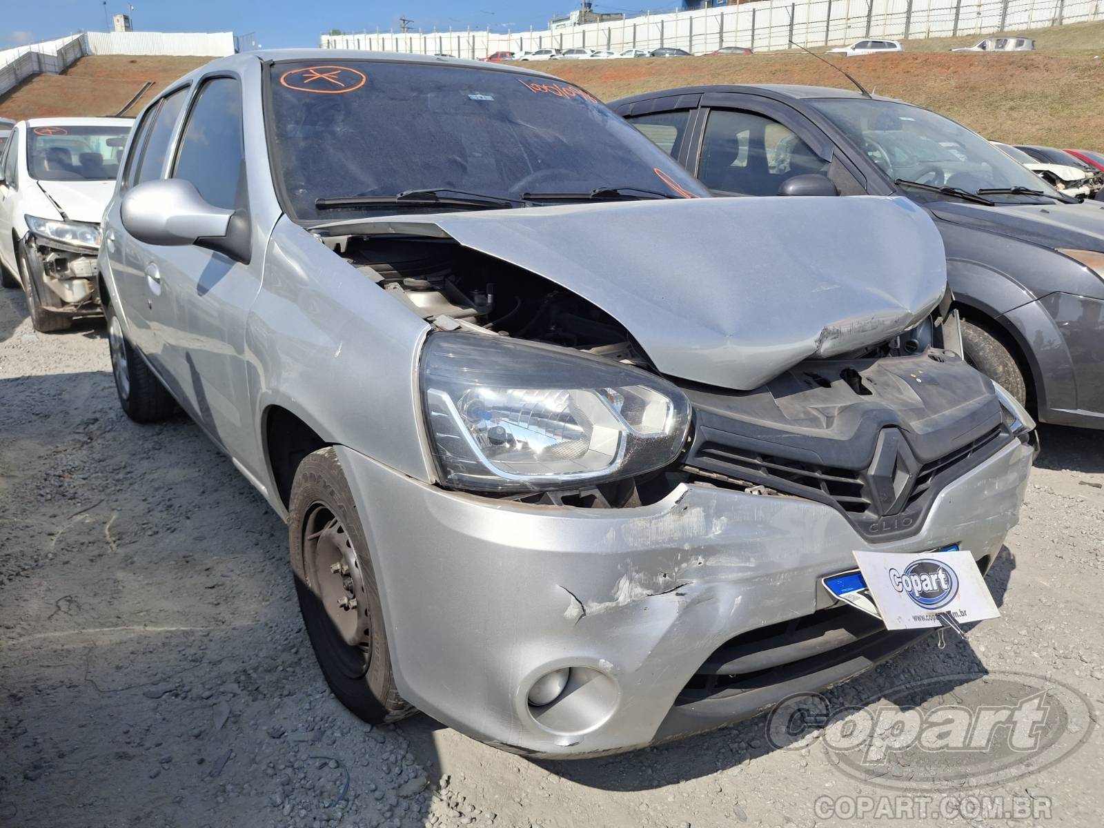 Veículo Renault Clio Renault Clio Autentique 1.0 16V Hi-Power 2016 2016 em leilão