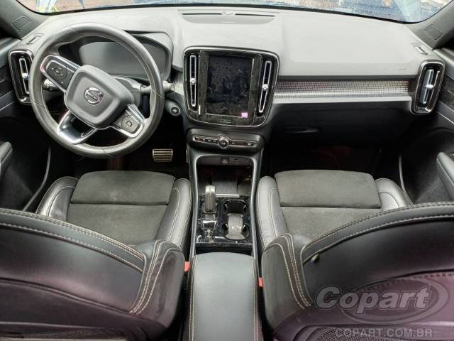 2021 VOLVO XC40 