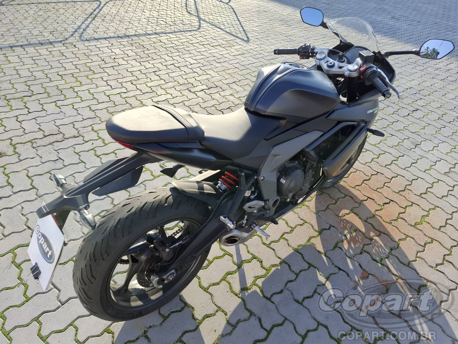 2025 TRIUMPH DAYTONA — foto 4 de 12