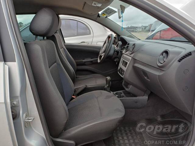 2016 VOLKSWAGEN VOYAGE 