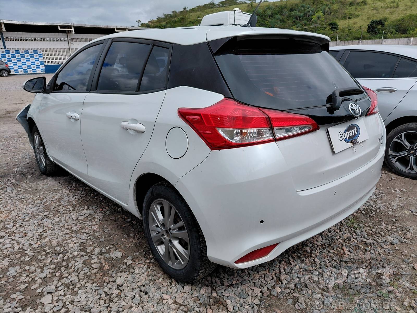 Foto 3: 2021 TOYOTA YARIS